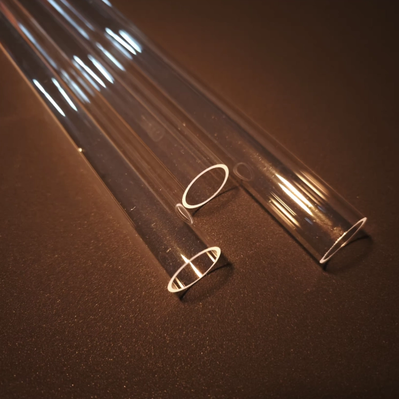 Quartz glass components for high temperature applications